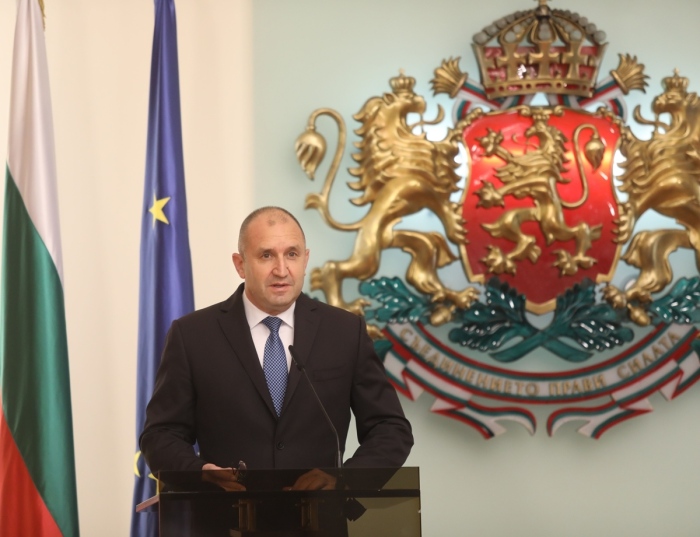Президентът назначи слежебното правителство. Илин Димитров е втори път министър на туризма
